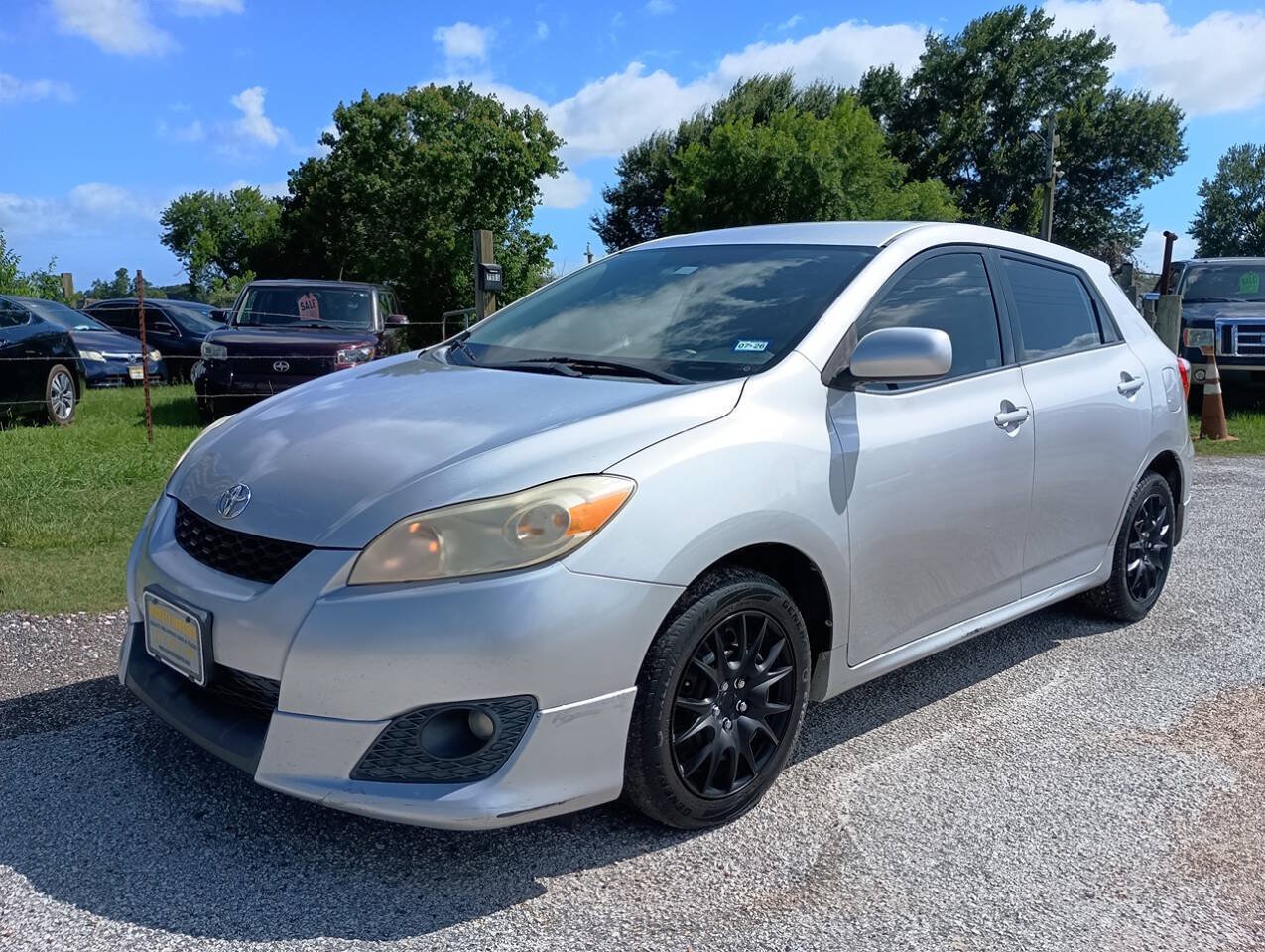 Used 2010 Toyota Matrix FWD image 2