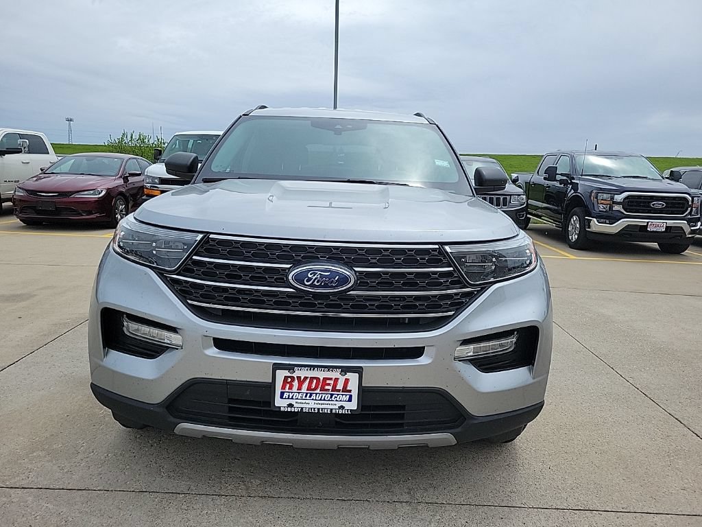 Used 2022 Ford Explorer XLT w/ Equipment Group 202A AWD/4WD image 7