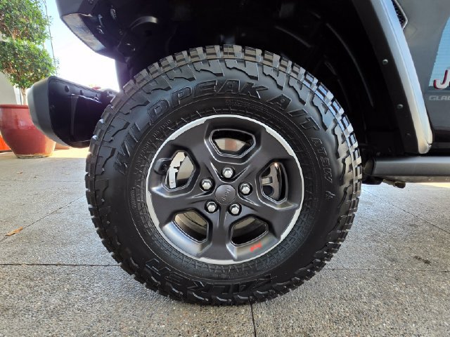 Certified 2023 Jeep Gladiator Rubicon w/ Trailer Tow Package AWD/4WD image 30