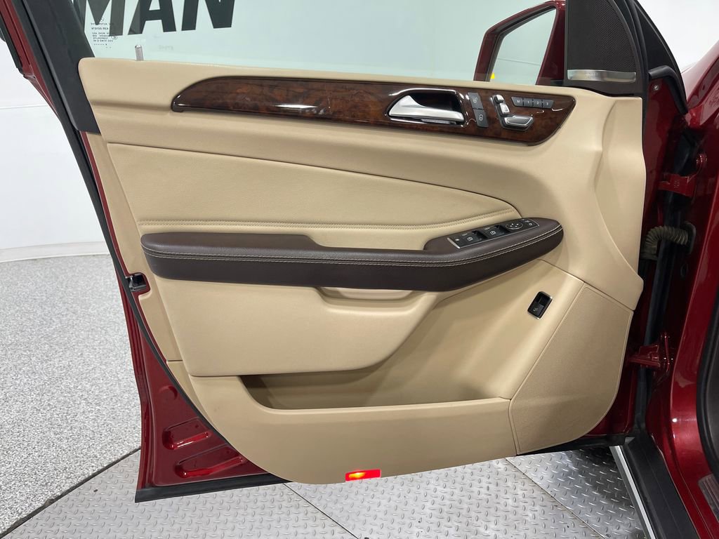 Used 2017 Mercedes-Benz GLS 450 4MATIC image 16