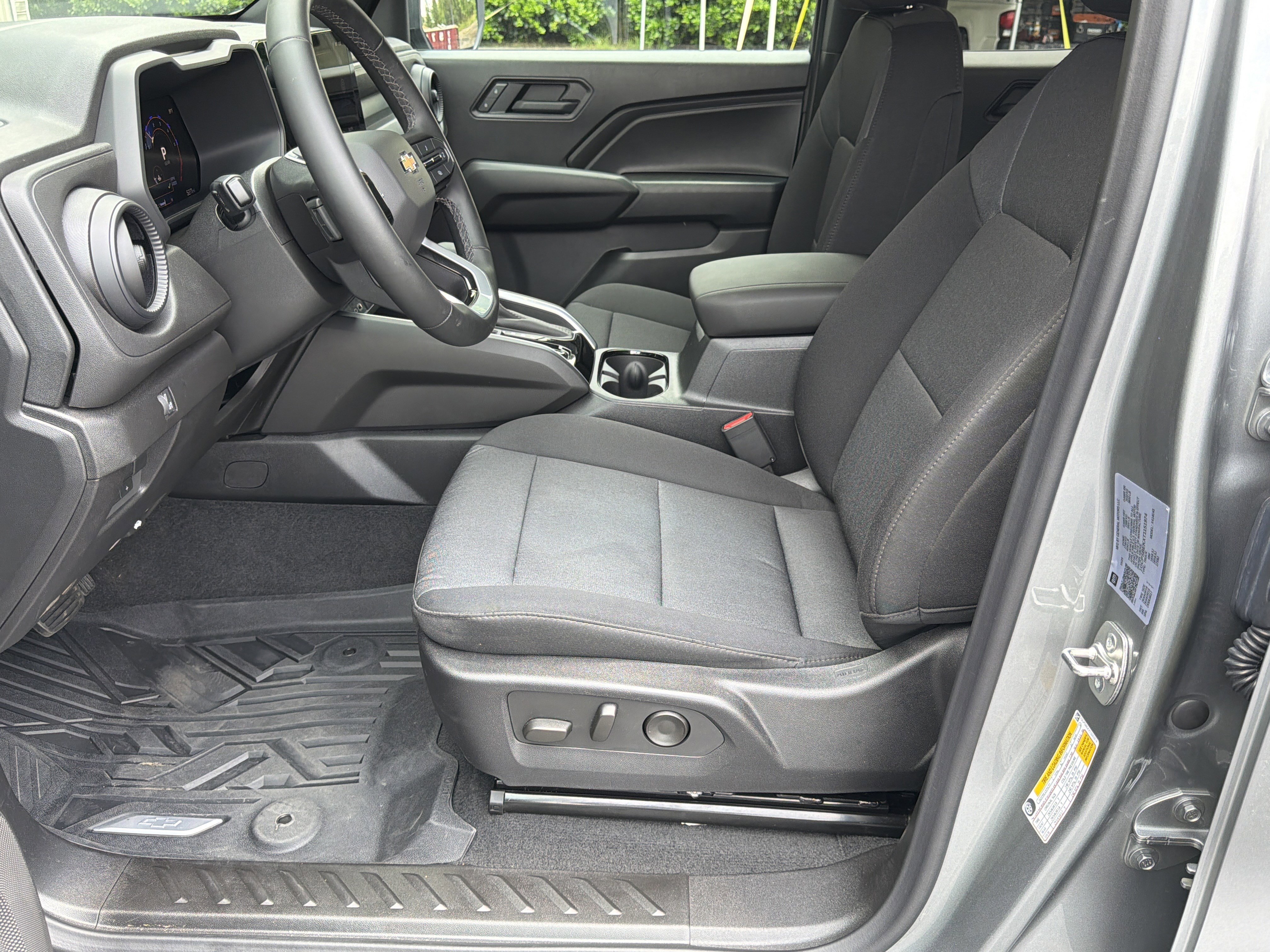Used 2026 Chevrolet Colorado W/T w/ WT Custom Package RWD image 9