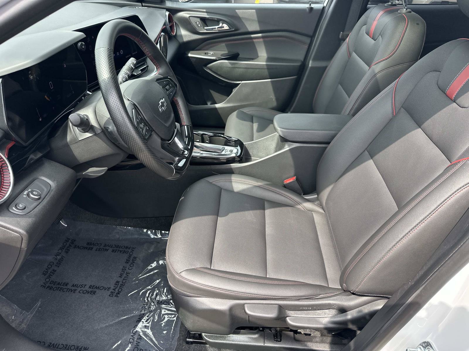 Certified 2024 Chevrolet Trax RS w/ Sunroof Package FWD image 18