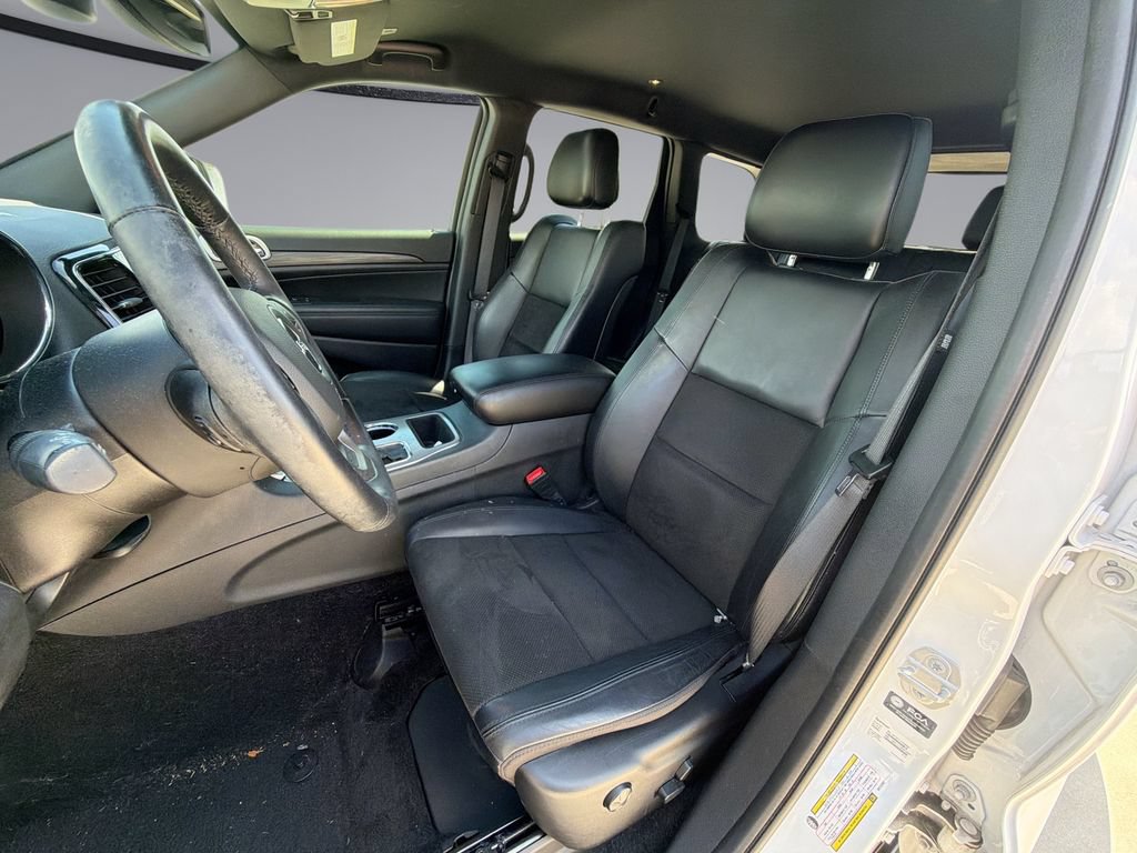 Used 2022 Jeep Grand Cherokee Laredo X AWD/4WD image 30