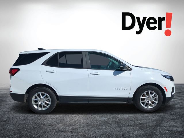 Used 2023 Chevrolet Equinox LS w/ LS Convenience Package image 2
