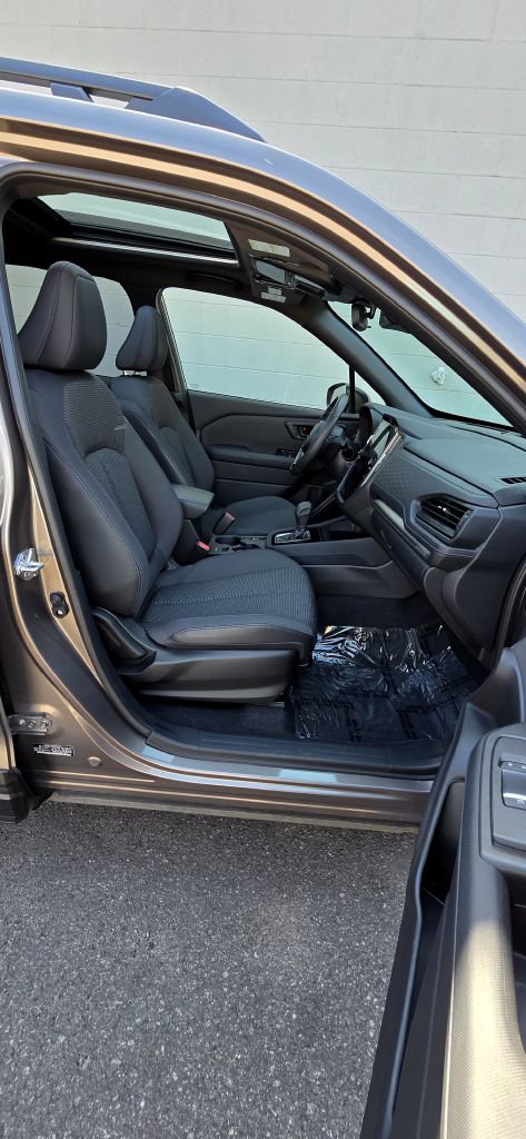 Used 2025 Subaru Forester Premium AWD/4WD image 11