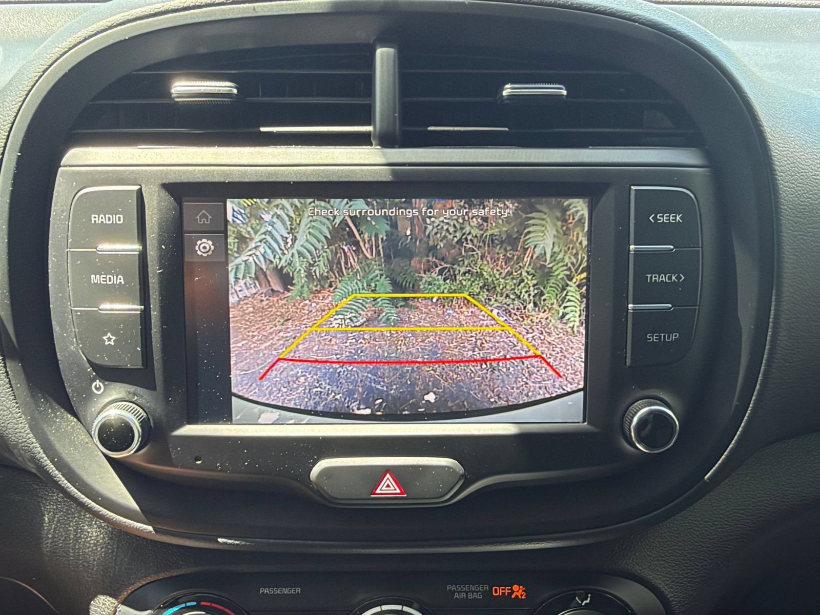 Used 2025 Kia Soul LX w/ LX Technology Package FWD image 21