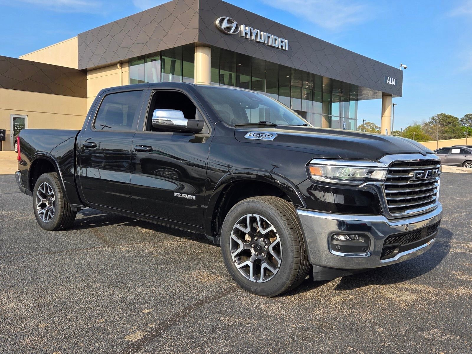 Used 2025 RAM 1500 Laramie image 1