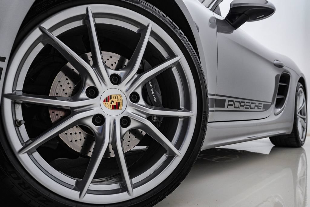 Used 2024 Porsche 718 Boxster RWD image 5