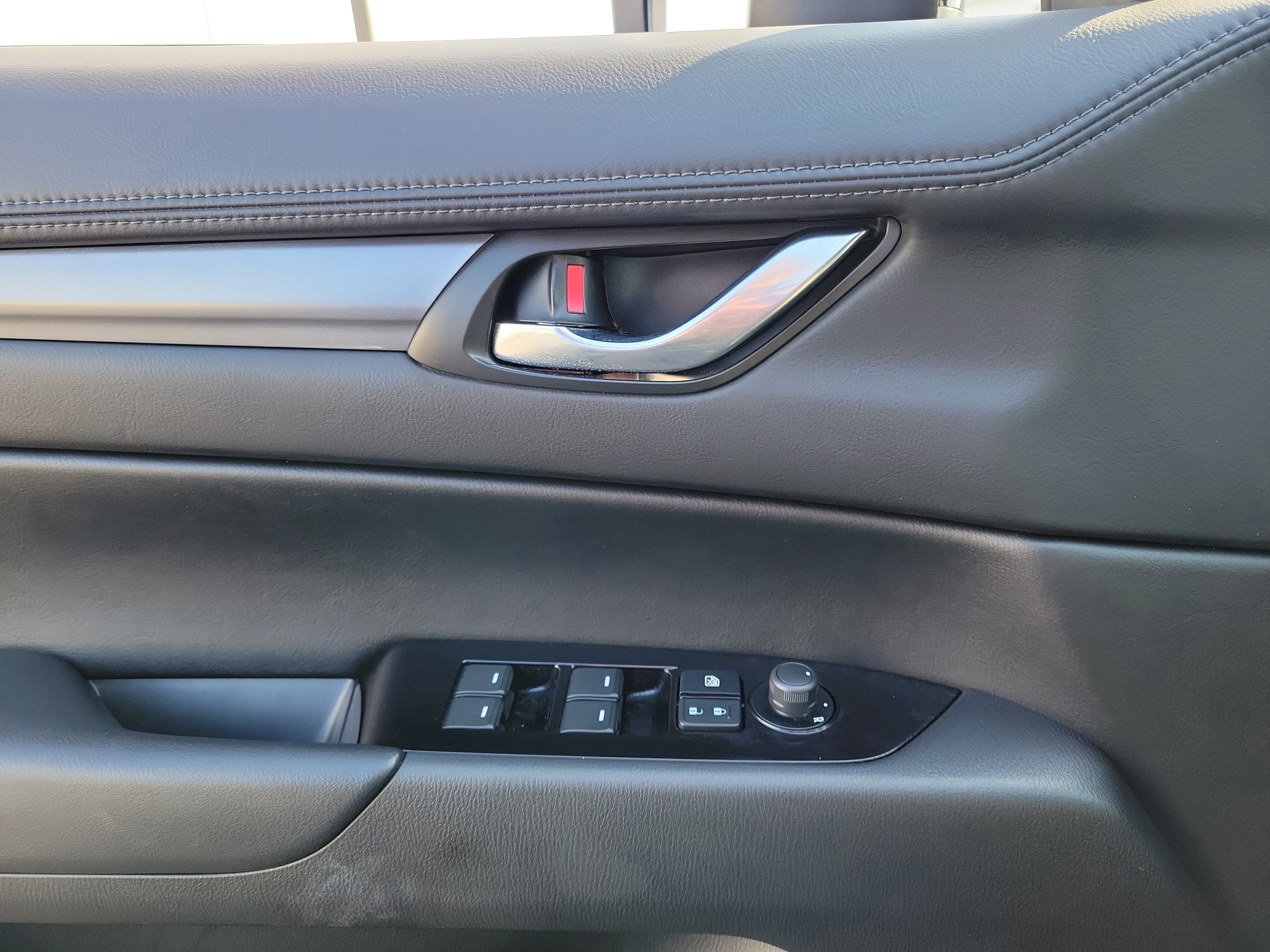 Used 2025 MAZDA CX-5 AWD 2.5 S w/ Select Package image 17