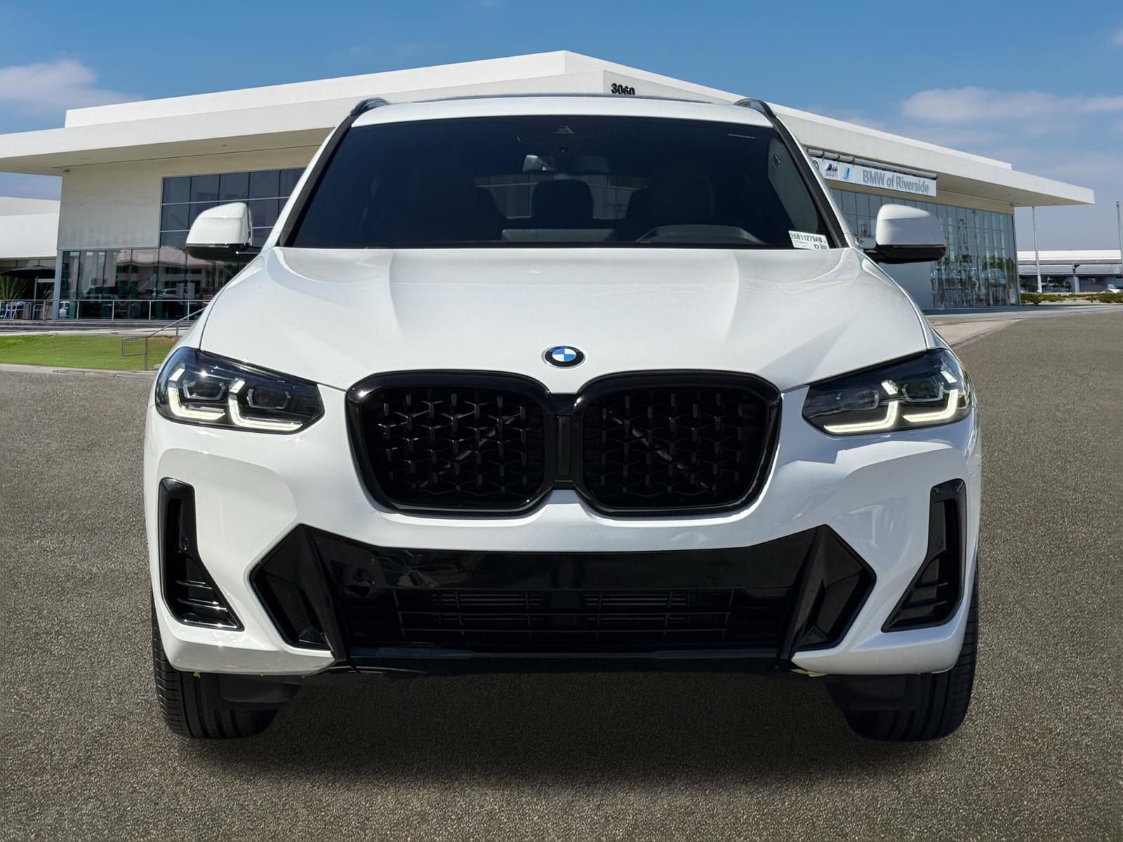 Used 2023 BMW X4 xDrive30i w/ M Sport Package image 3