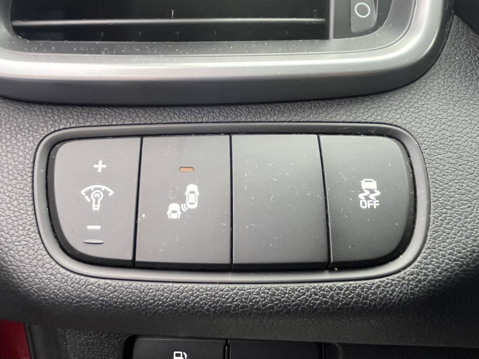 Used 2020 Kia Sorento LX image 10