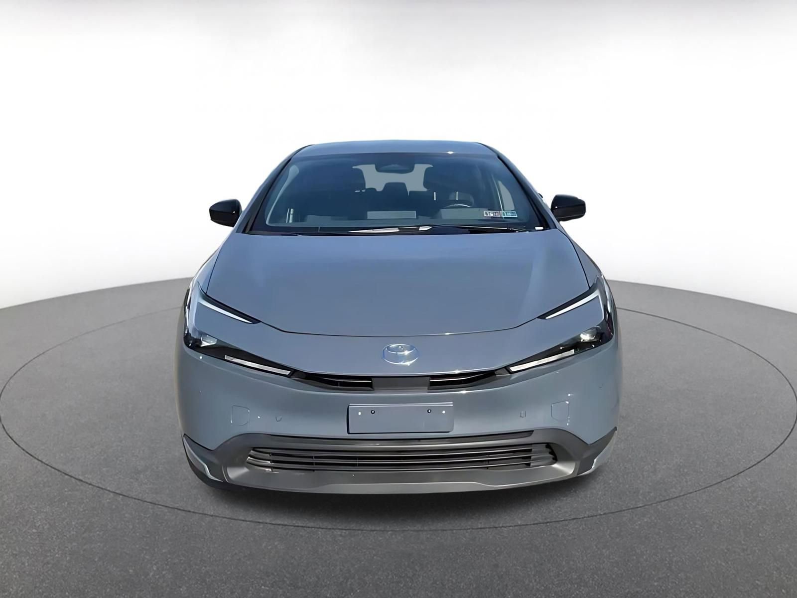 Used 2025 Toyota Prius LE image 5