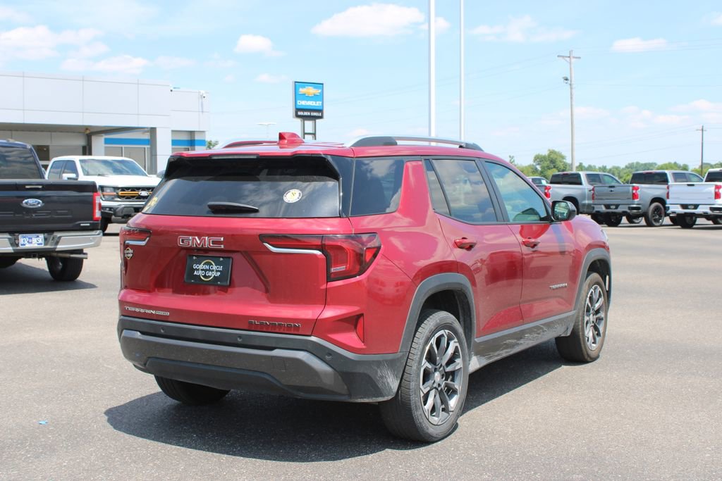 Used 2025 GMC Terrain Elevation w/ Elevation Premium Package AWD/4WD image 9
