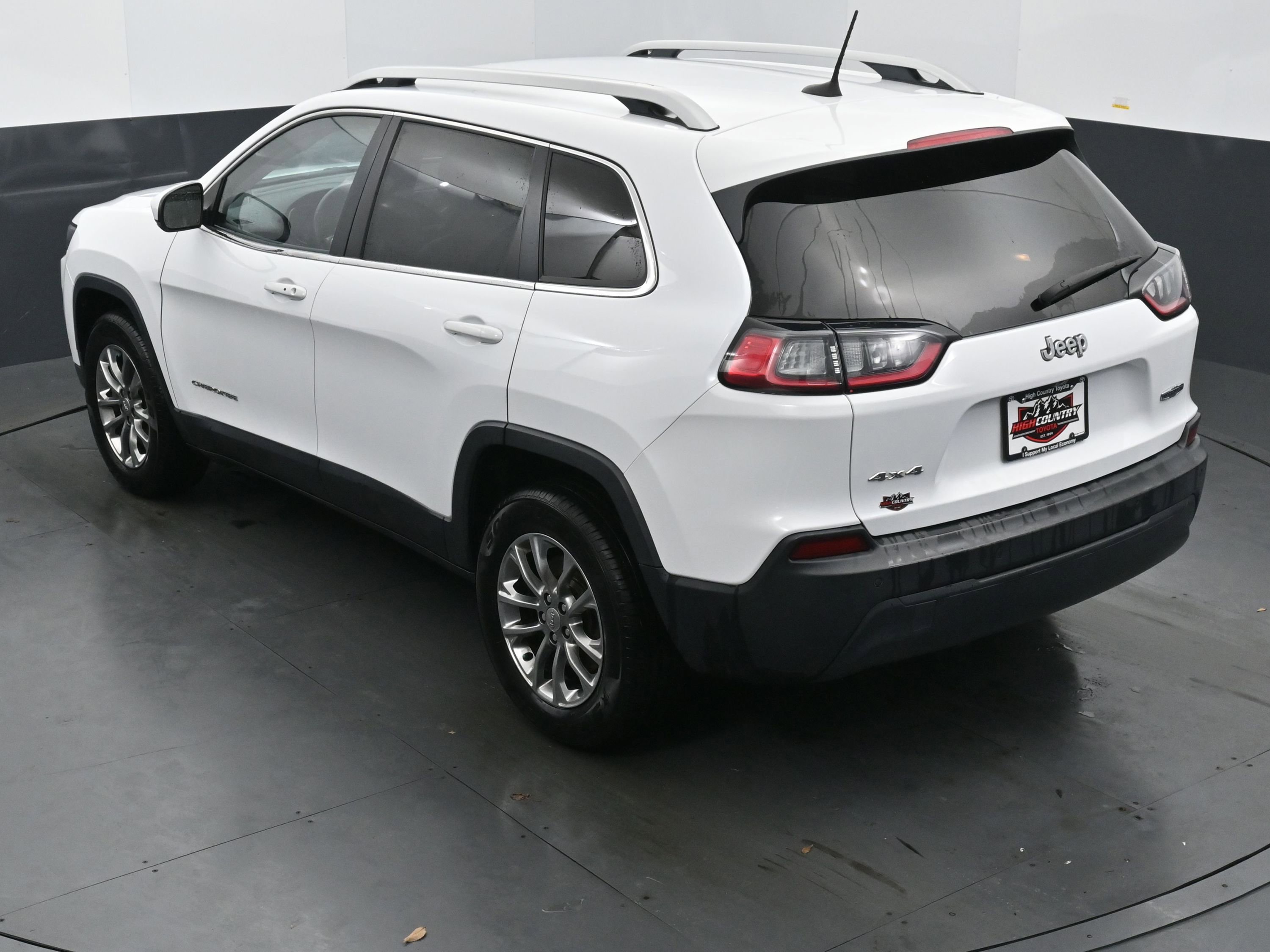 Used 2020 Jeep Cherokee Latitude Plus image 30
