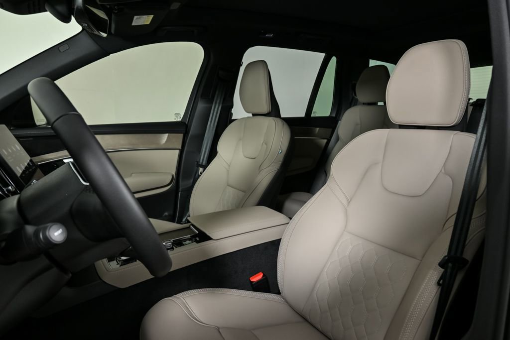 New 2026 Volvo XC90 B6 Plus w/ Protection Package Premier image 5