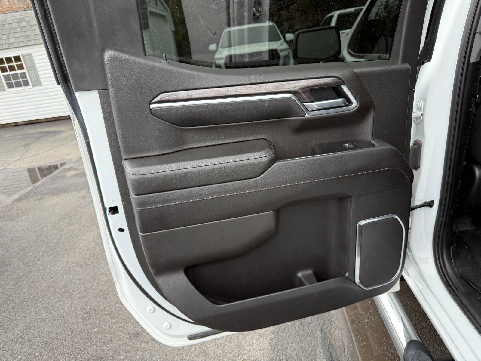 Used 2022 Chevrolet Silverado 1500 LTZ w/ LTZ Premium Package image 17