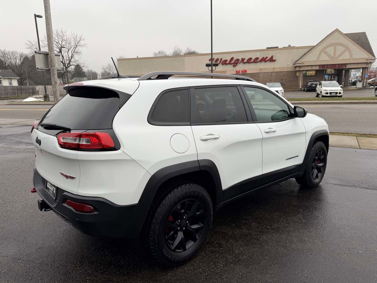 Used 2016 Jeep Cherokee Trailhawk w/ Comfort/Convenience Group image 5