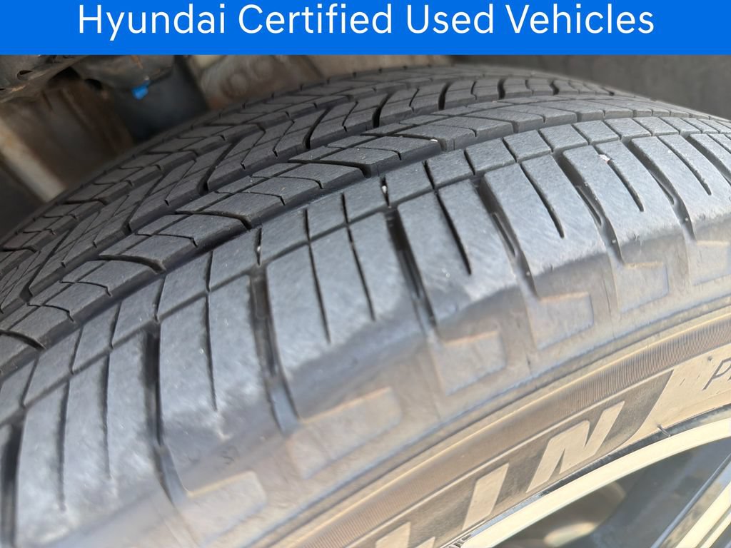 Certified 2025 Hyundai Santa Cruz Limited AWD/4WD image 30
