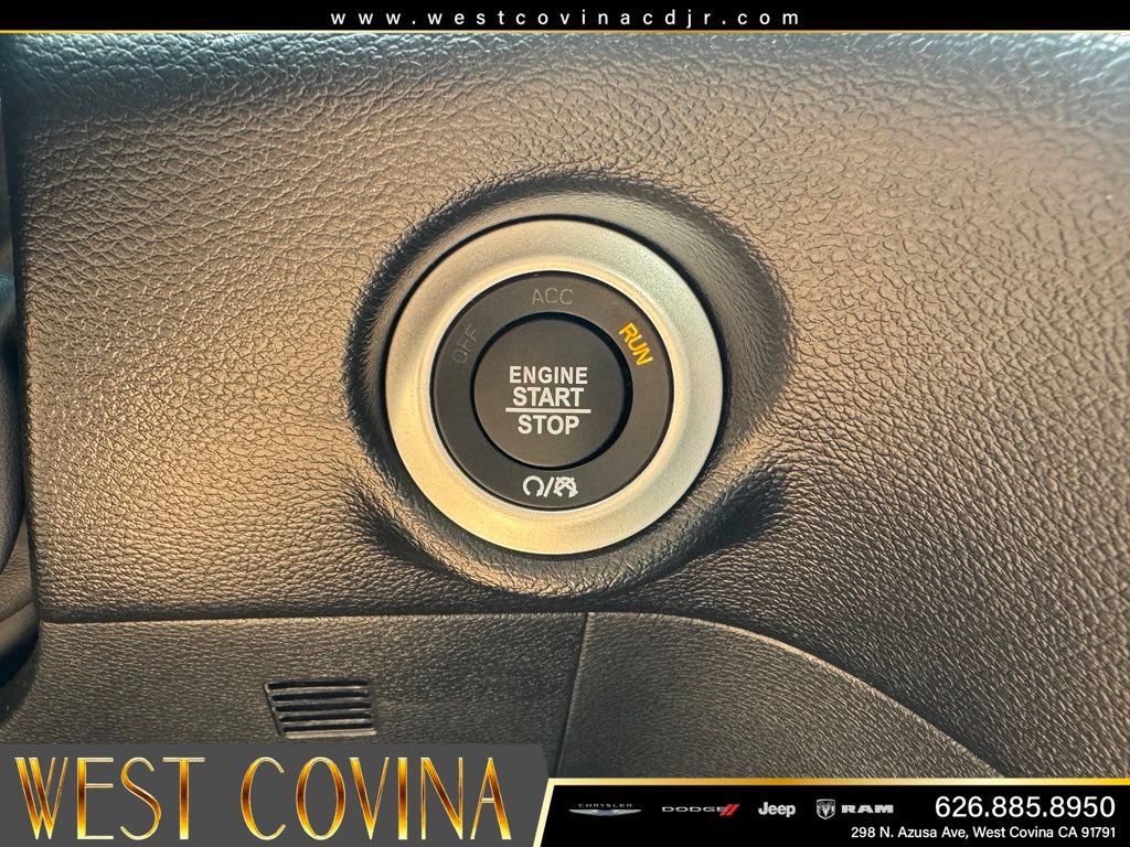 New 2027 Chrysler Pacifica Select FWD image 25