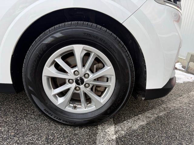 Used 2022 Kia Carnival LX image 12