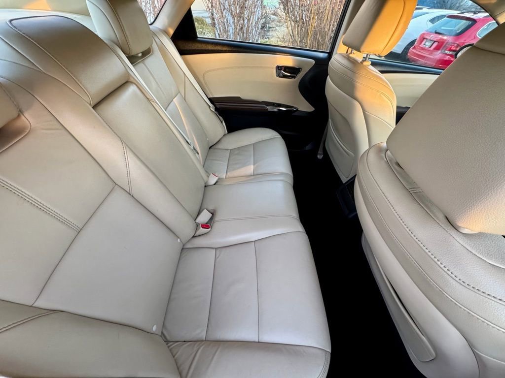 Used 2016 Toyota Avalon XLE Plus image 14