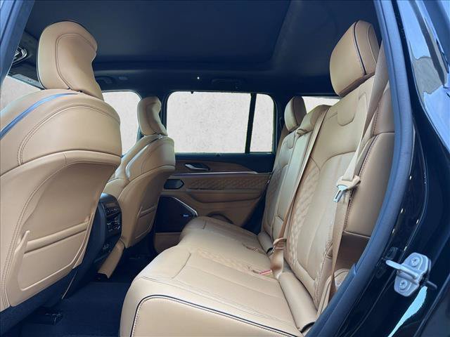 Used 2024 Jeep Grand Cherokee Summit AWD/4WD image 23