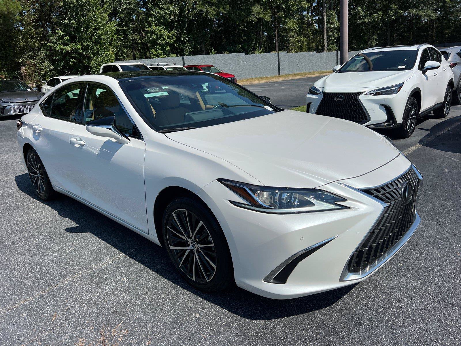 Certified 2025 Lexus ES 350 w/ Premium Package FWD image 3
