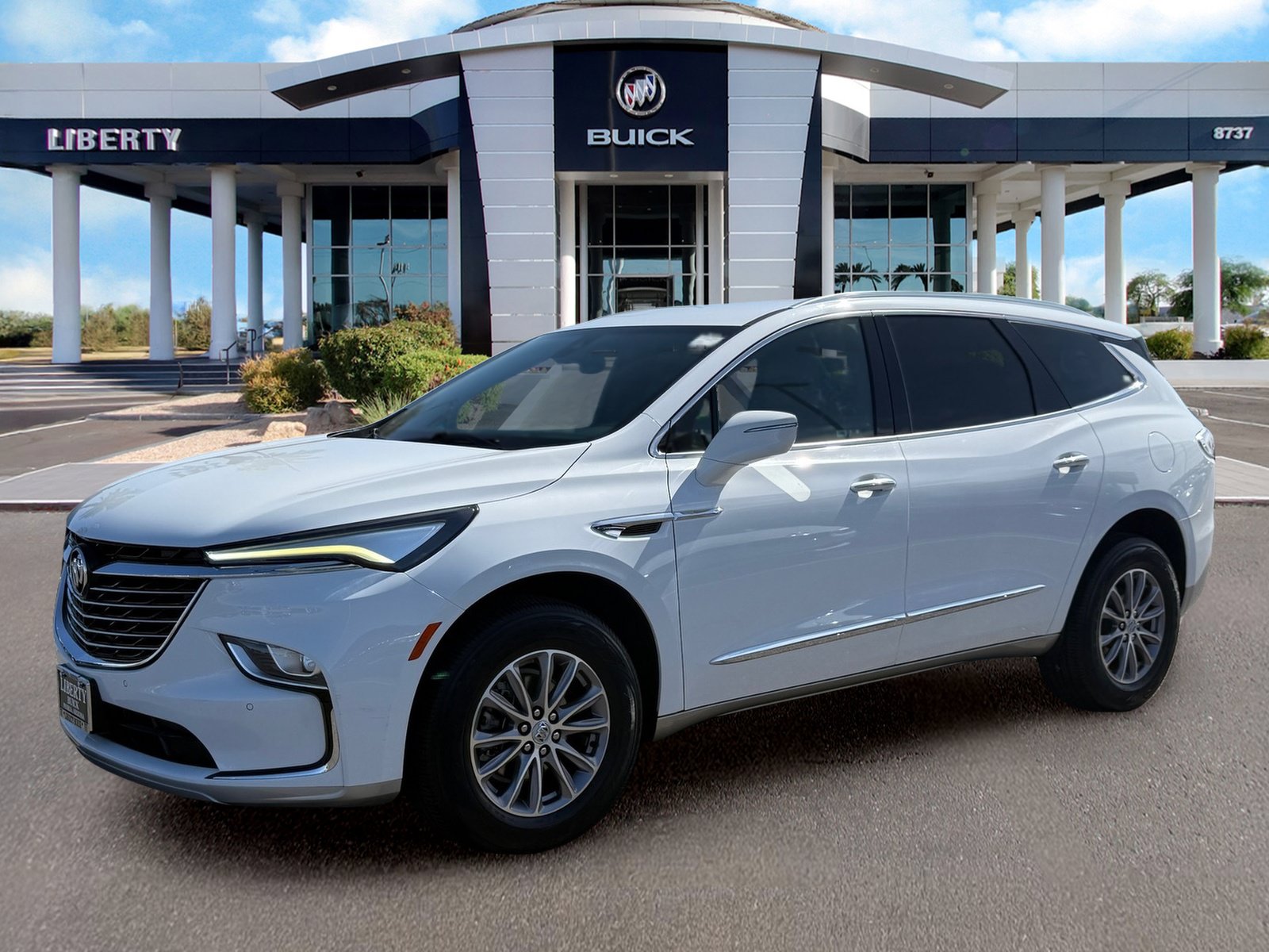 Used 2023 Buick Enclave Essence FWD image 7