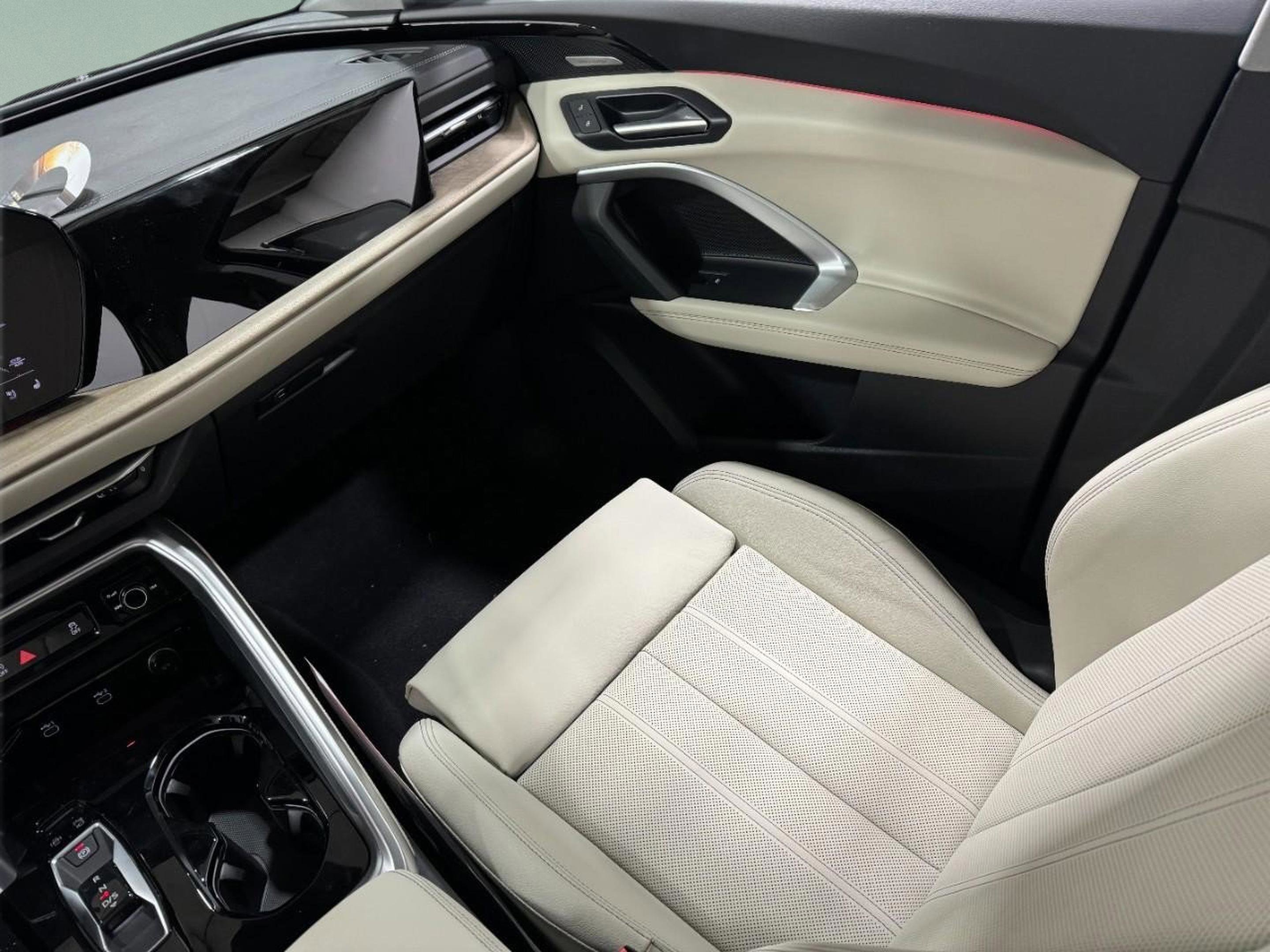 New 2025 Audi Q5 Premium Plus image 17