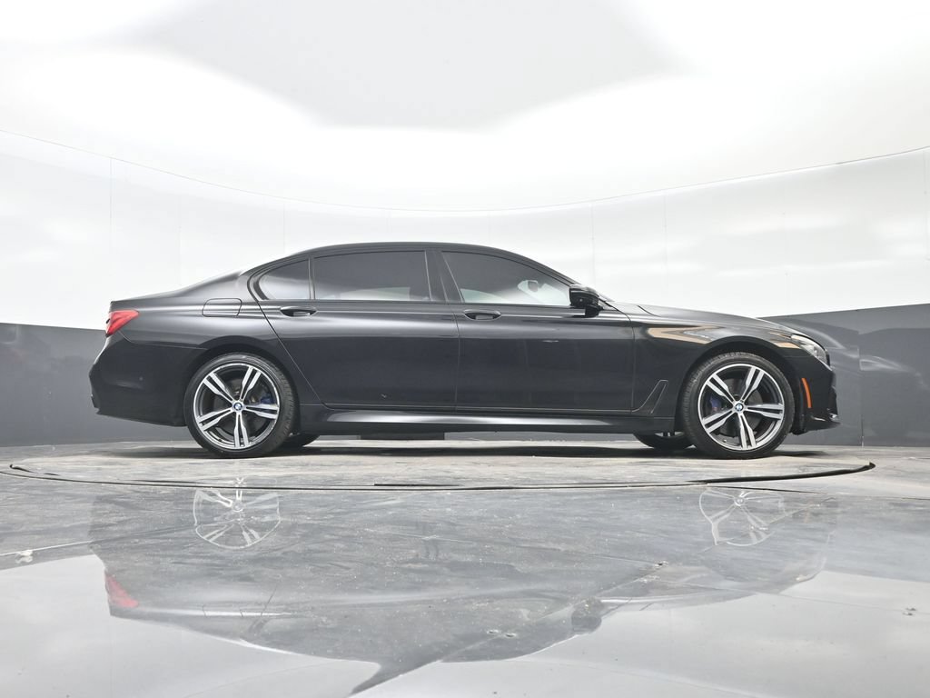 Used 2019 BMW 740i w/ M Sport Package RWD image 31