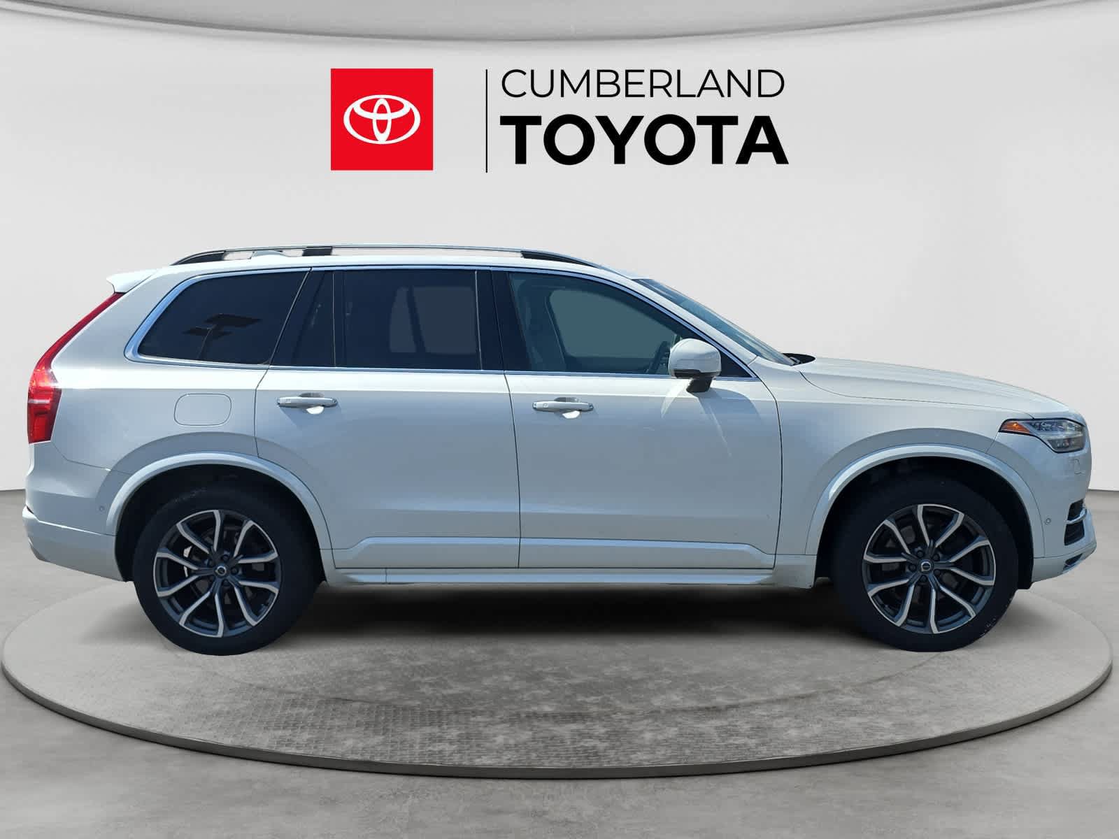Used 2018 Volvo XC90 T6 Momentum w/ Convenience Package AWD/4WD image 5