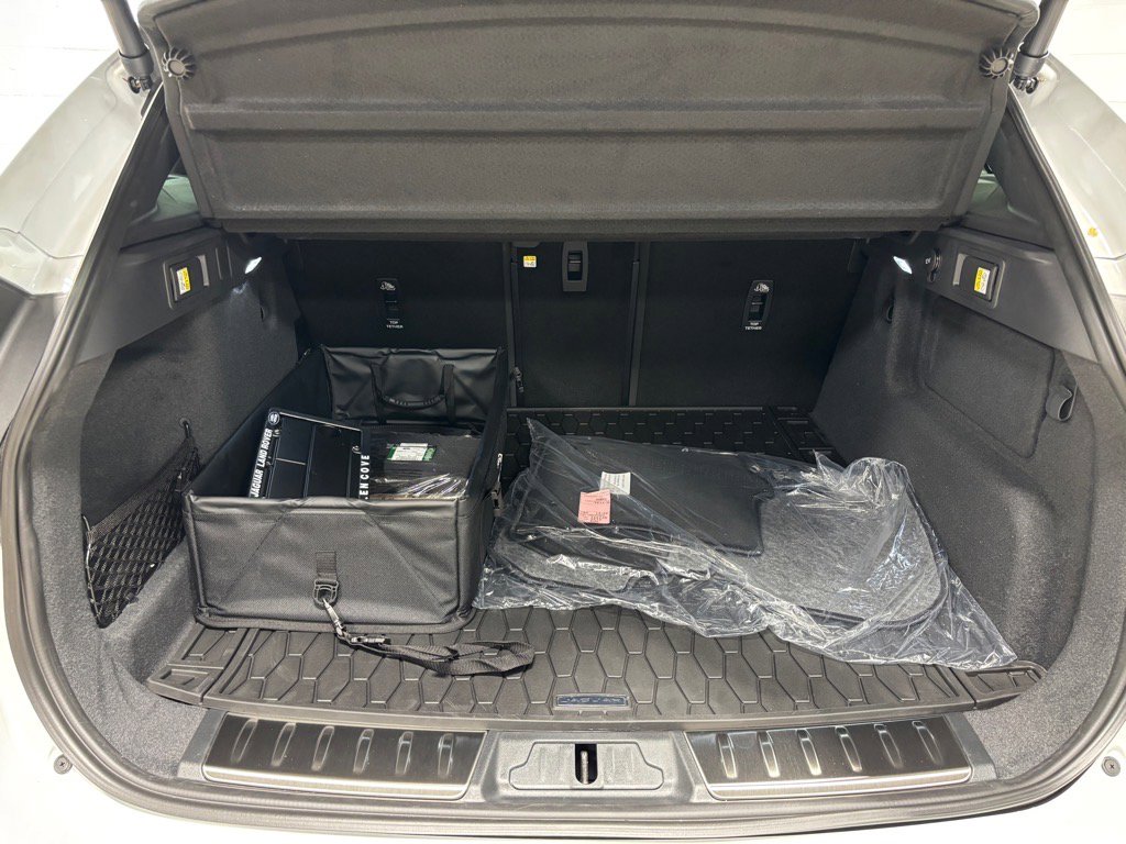 New 2026 Jaguar F-PACE R-Dynamic S image 41