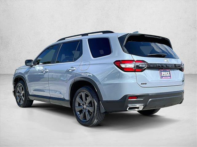Used 2025 Honda Pilot Sport image 13