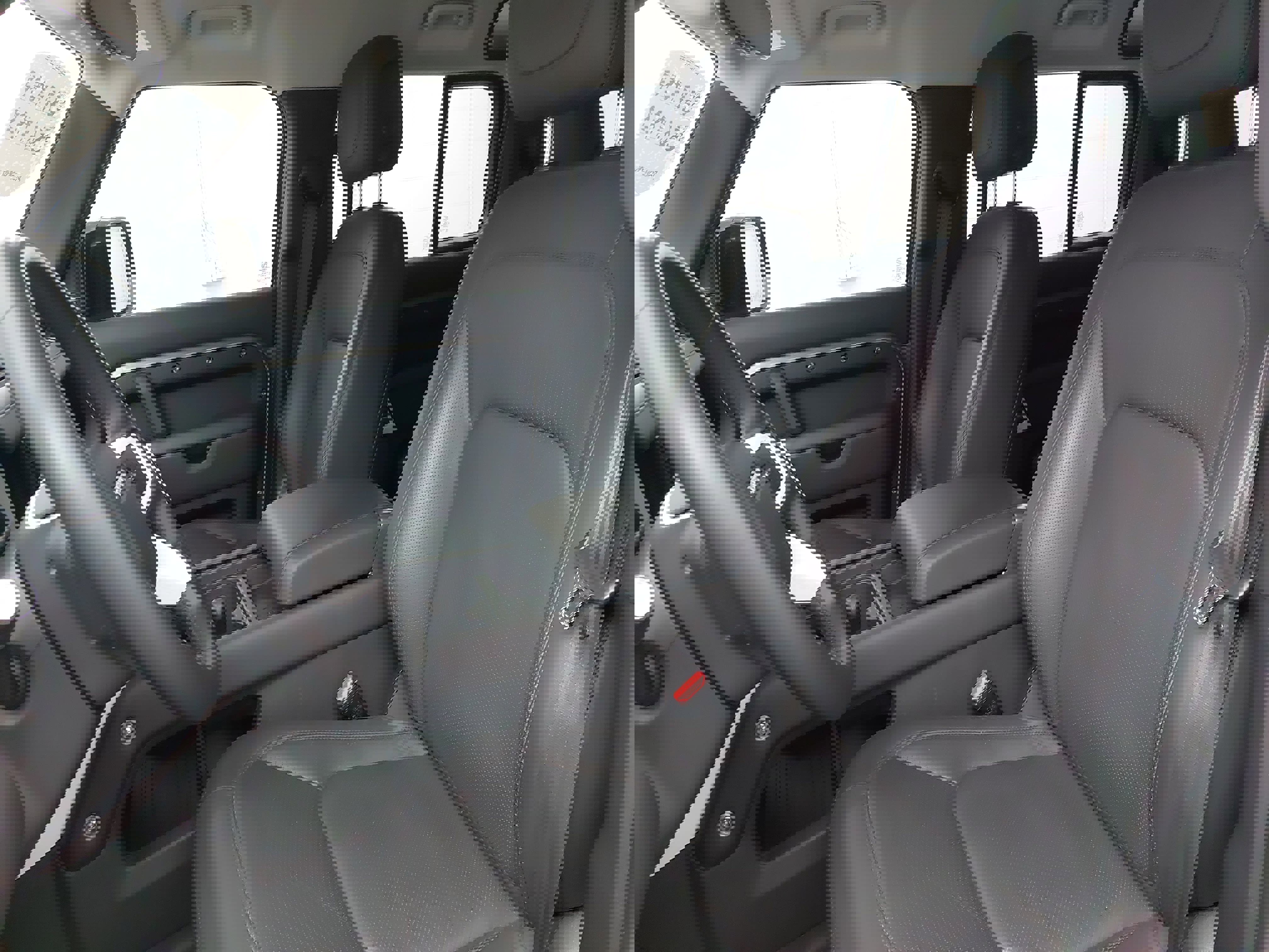 Used 2023 Land Rover Defender 110 SE image 16