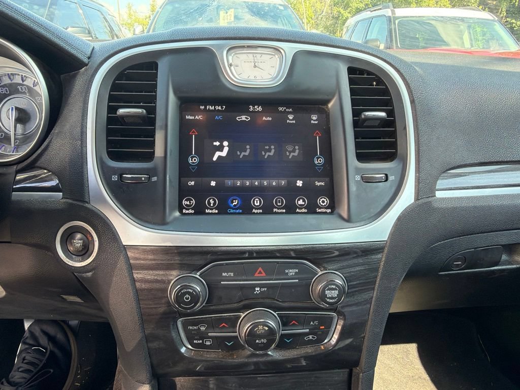 Used 2018 Chrysler 300 Touring w/ Chrome Appearance Package RWD image 12