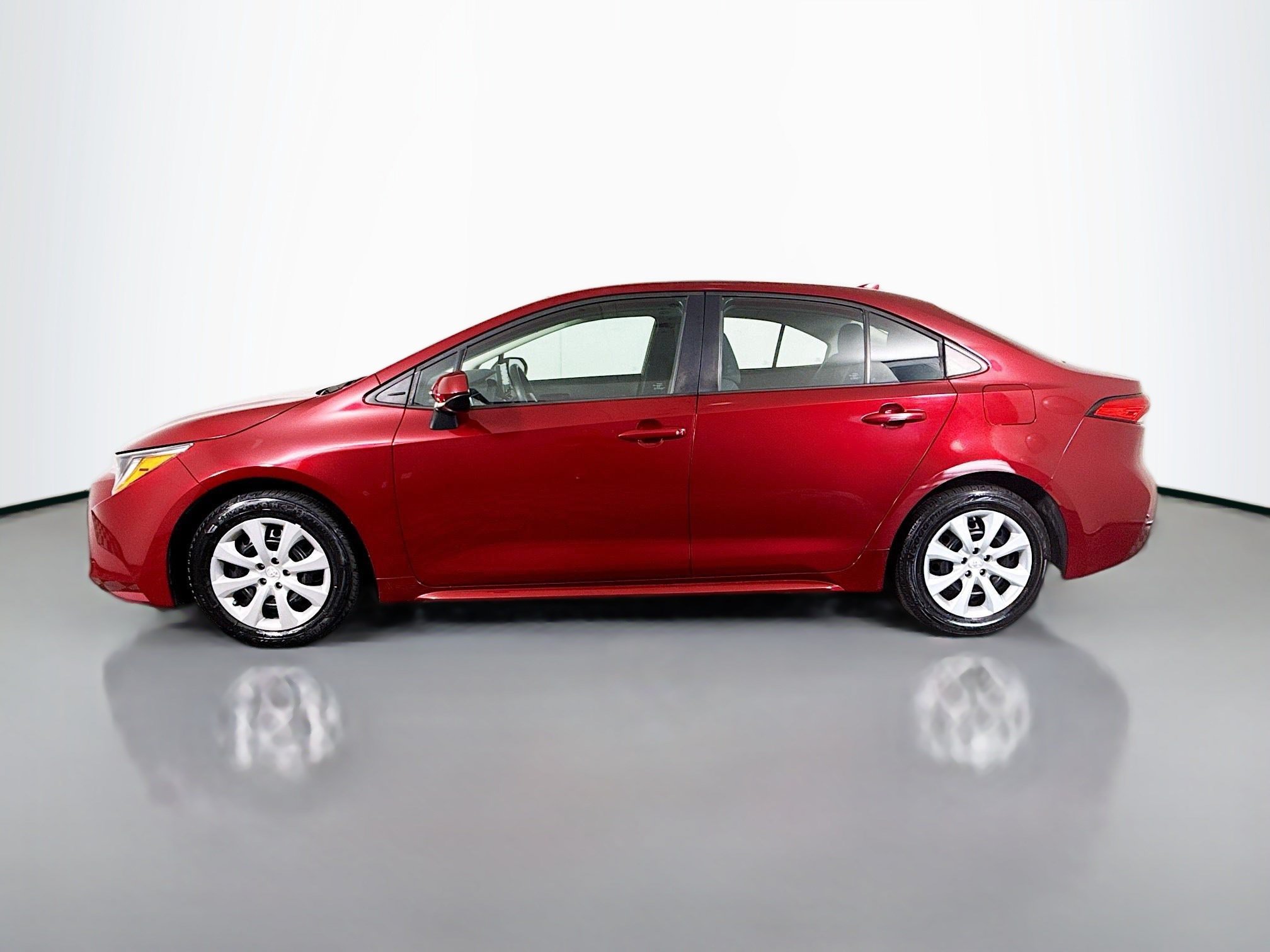 Used 2022 Toyota Corolla LE FWD image 6
