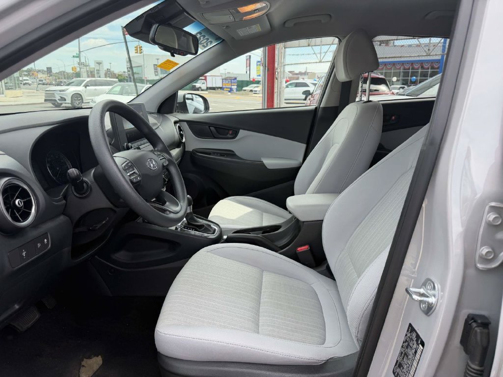 Certified 2023 Hyundai Kona SEL AWD/4WD image 18