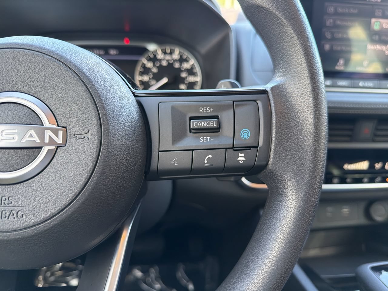 Used 2023 Nissan Rogue SV FWD image 25