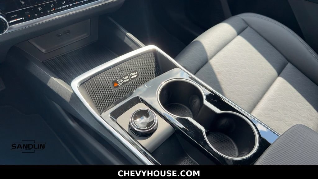 New 2027 Chevrolet Equinox LT w/ Convenience Package II FWD image 19