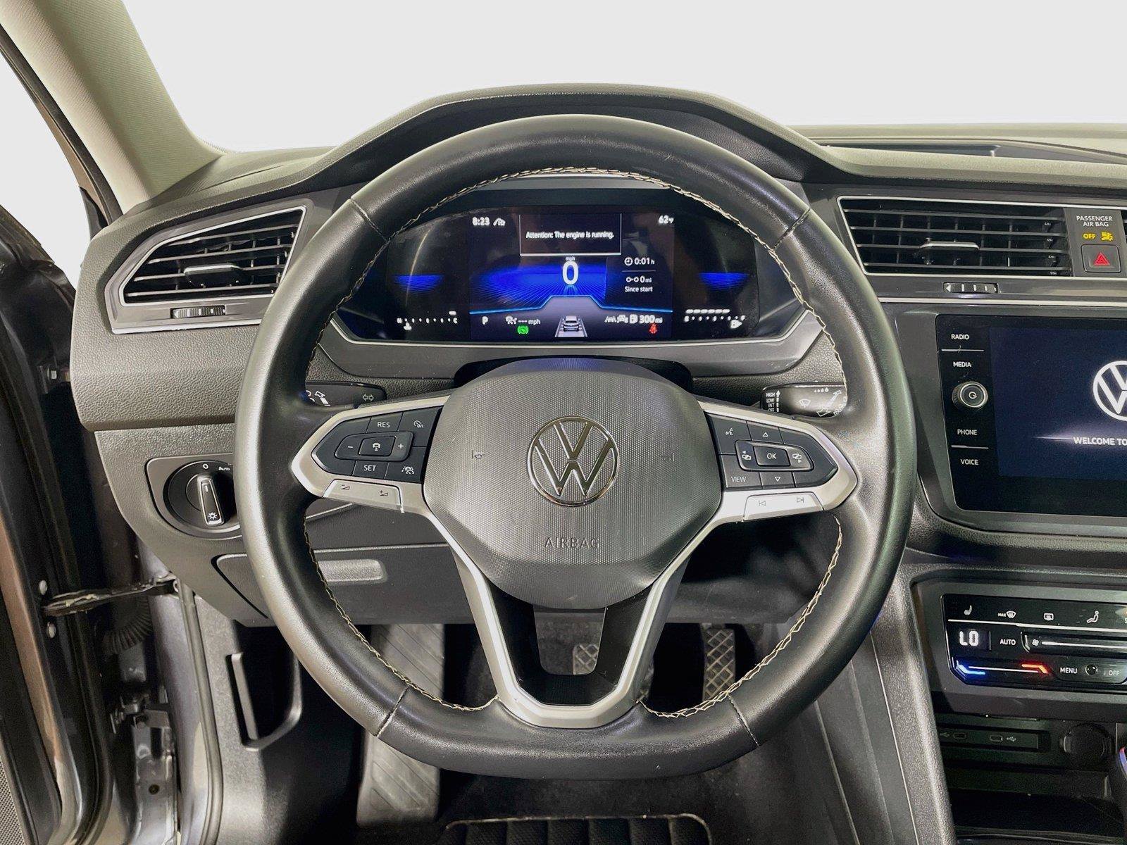 Used 2024 Volkswagen Tiguan SE AWD/4WD image 18
