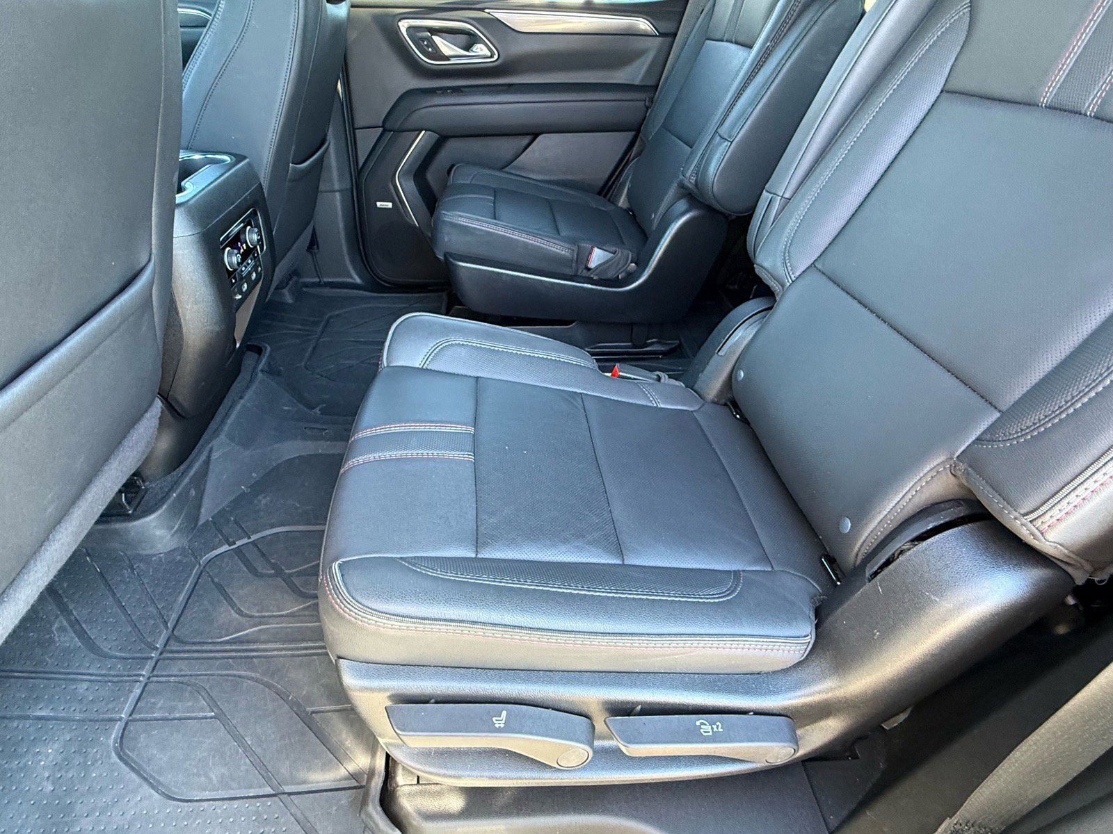 Used 2024 Chevrolet Tahoe RST w/ Sport Performance Package image 11