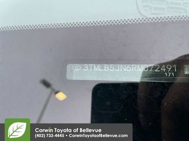 Used 2024 Toyota Tacoma TRD Off-Road image 28