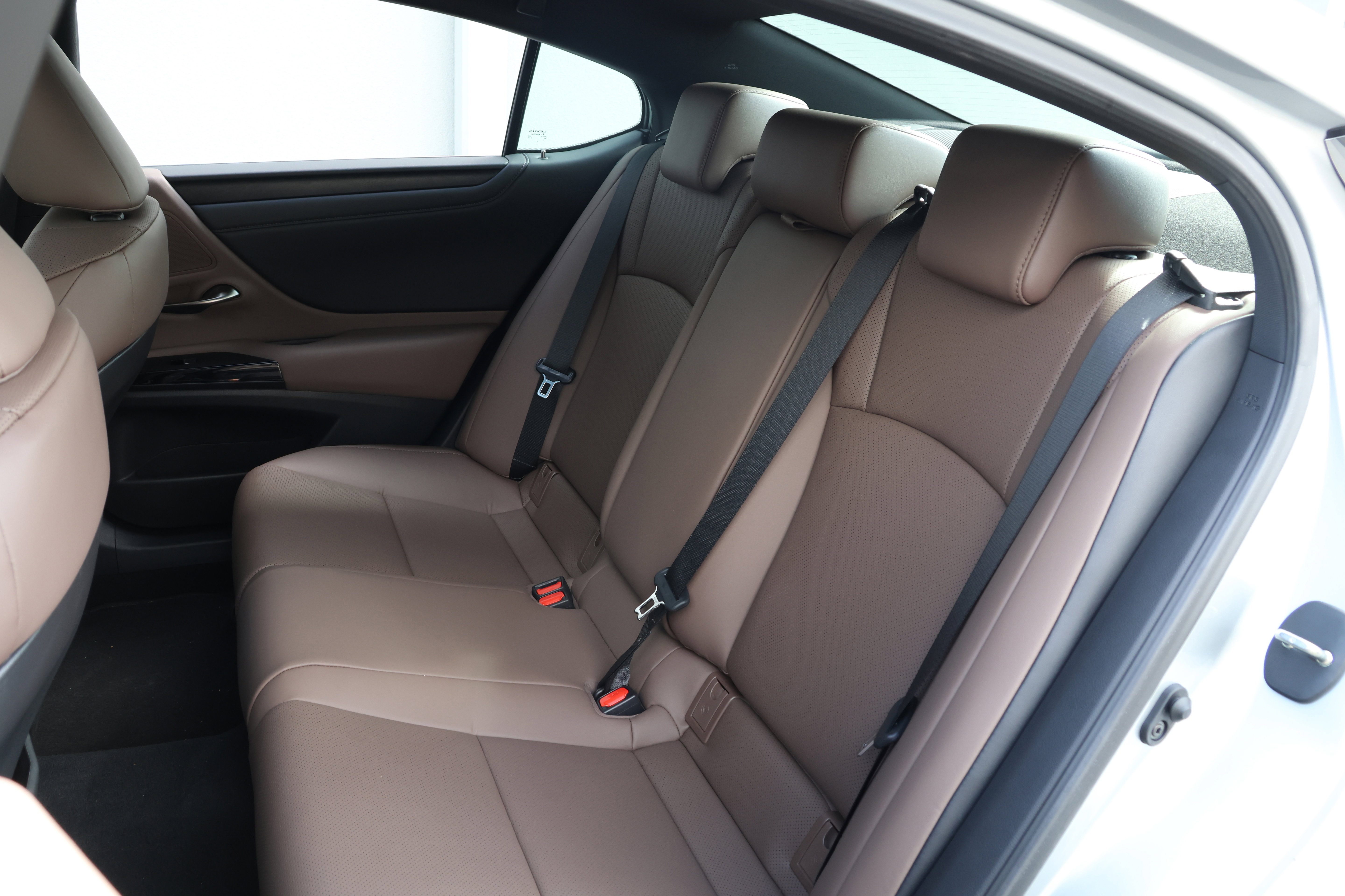 Used 2025 Lexus ES 350 w/ Premium Package image 34