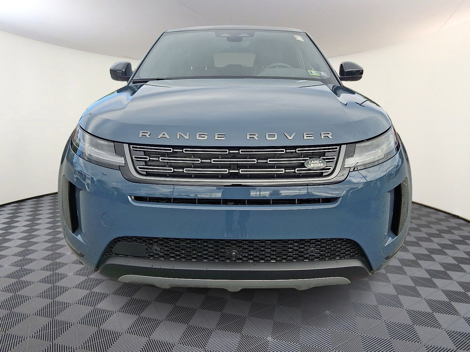 New 2026 Land Rover Range Rover Evoque S image 8