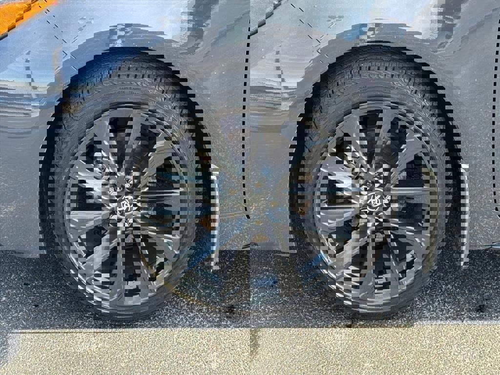 Certified 2025 Toyota Corolla SE w/ SE Premium Package AWD/4WD image 17