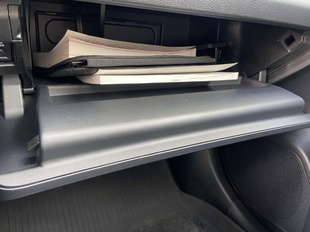 Used 2023 Toyota Crown Limited image 34