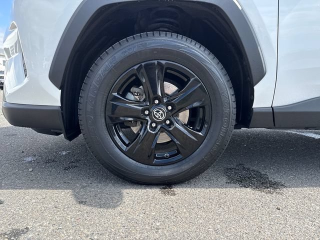Used 2020 Toyota RAV4 XLE w/ All Weather Liner Package AWD/4WD image 29
