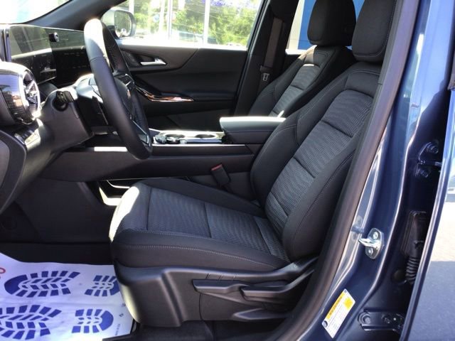 New 2026 Chevrolet Equinox LT w/ Safety and Technology Package FWD image 9