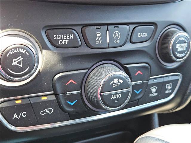 Used 2017 Jeep Cherokee Limited FWD image 10