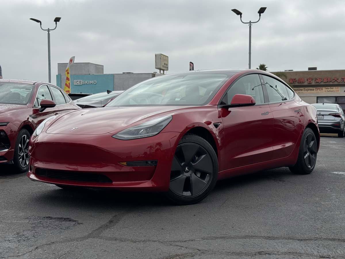 Used 2021 Tesla Model 3 RWD image 2